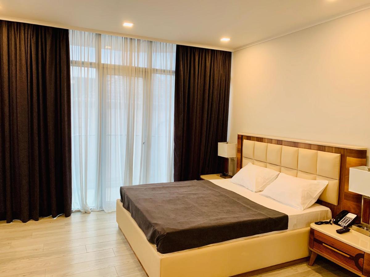 Hotel Tsereteli Palace Batumi Eksteriør billede