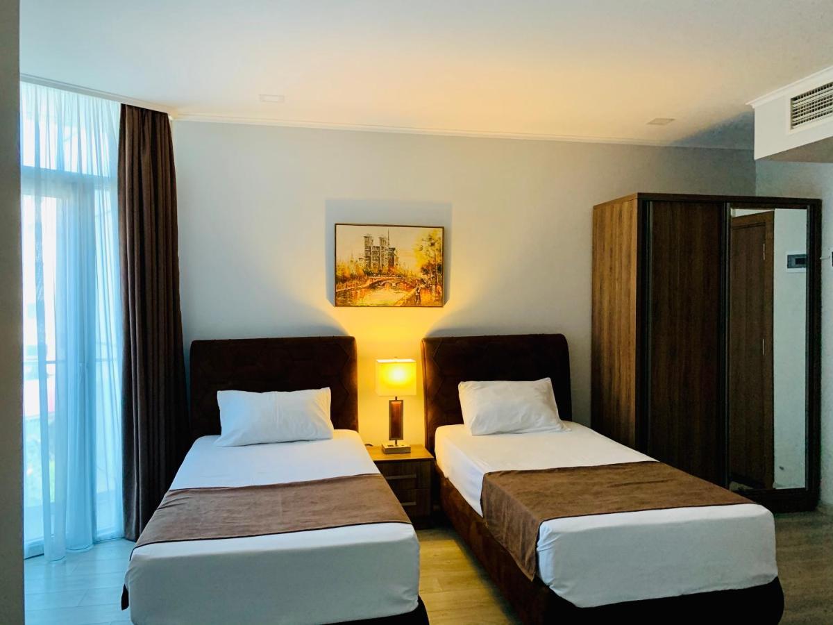 Hotel Tsereteli Palace Batumi Eksteriør billede