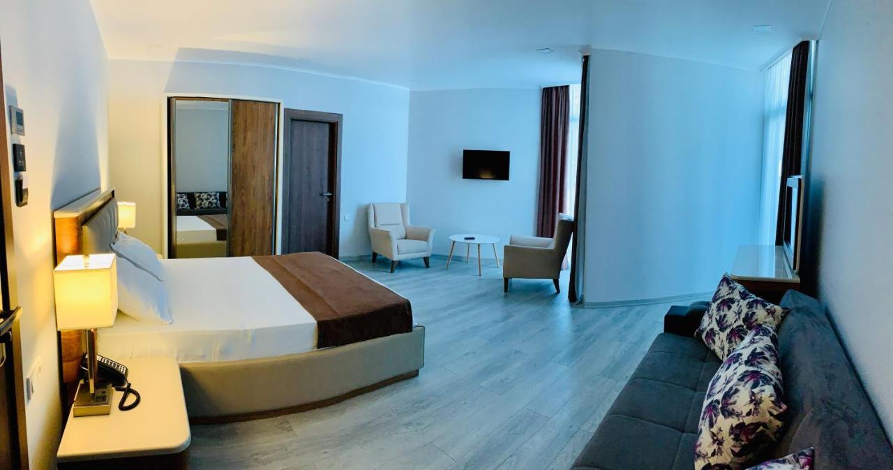 Hotel Tsereteli Palace Batumi Eksteriør billede